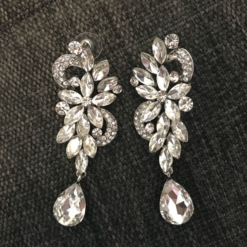 Dramatic Cocktail Earrings - Silver